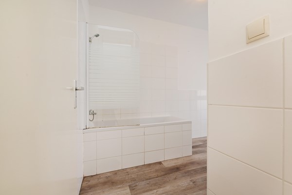 Medium property photo - Velpsestraat 107, 2573 SG Den Haag
